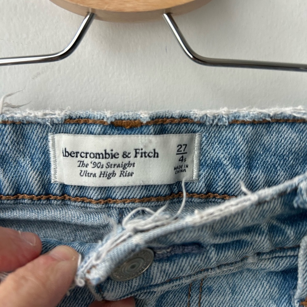 Abercrombie and Fitch the 90’s straight ultra high rise jeans - Picture 2 of 11